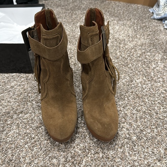 NEW! Boutique 9 dark taupe suede ankle boot size 9.5 - Picture 2 of 4